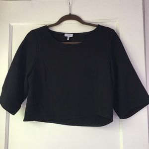 Cropped Black Top